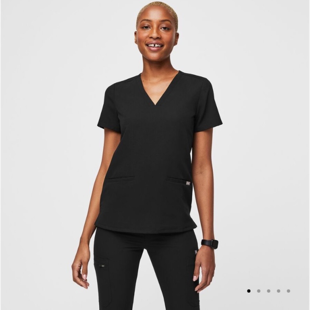 Black Figs Scrub Set